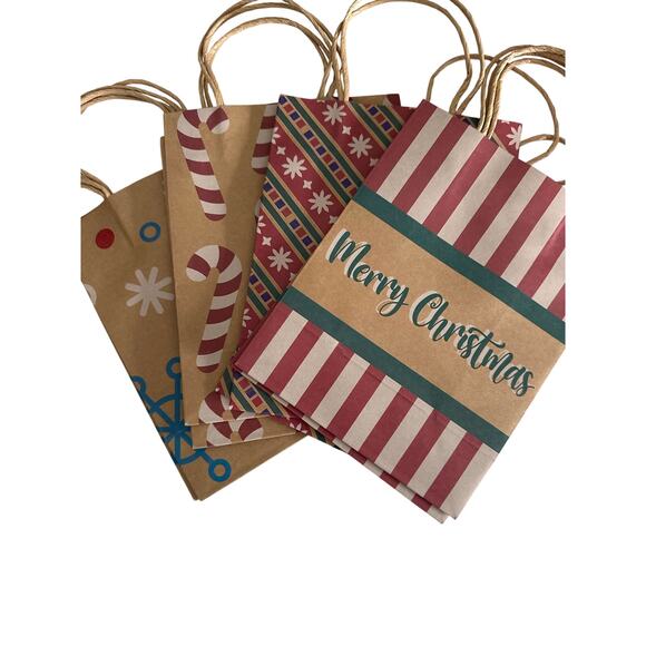 Pack of 20 Christmas Gift Bags with red and green tissue paper INCLUDED - Picture 1 of 2